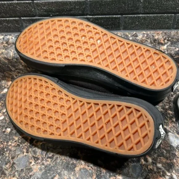 Vans  boys Old Skool Triple Black Suede Sneaker size 3 - Picture 8 of 9